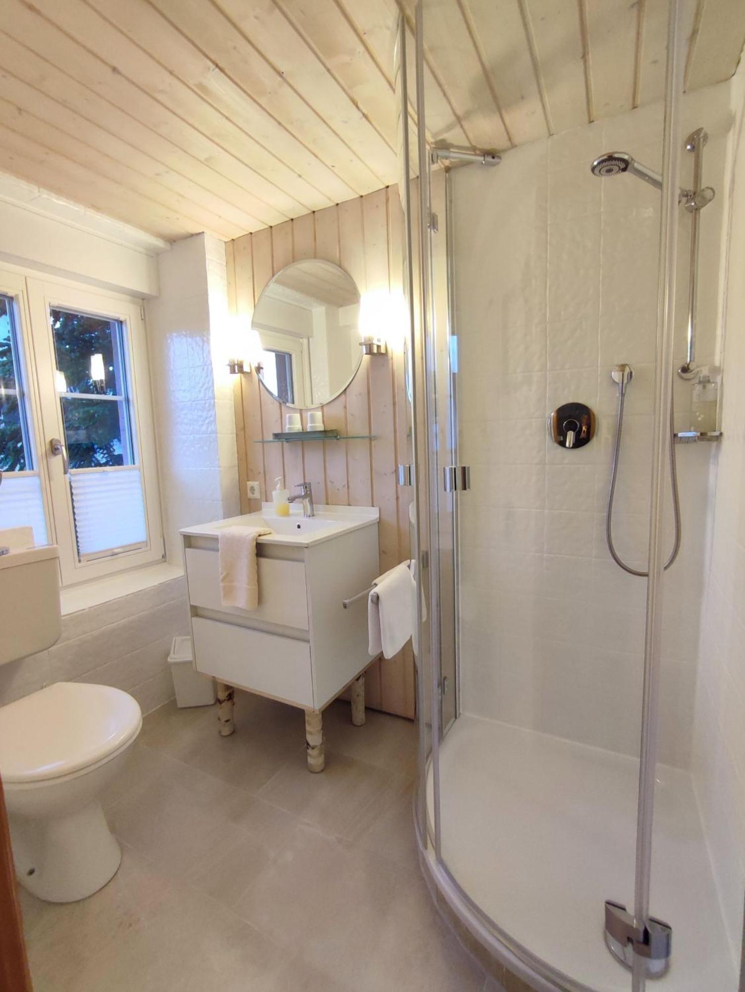 Boutique-Hotel Krone Denzlingen Quarto foto